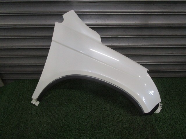 【中古】中古部品 ＣＲ－Ｖ RE4 右ﾌﾛﾝﾄﾌｪﾝﾀﾞｰ 【3330540100-250901000510600】