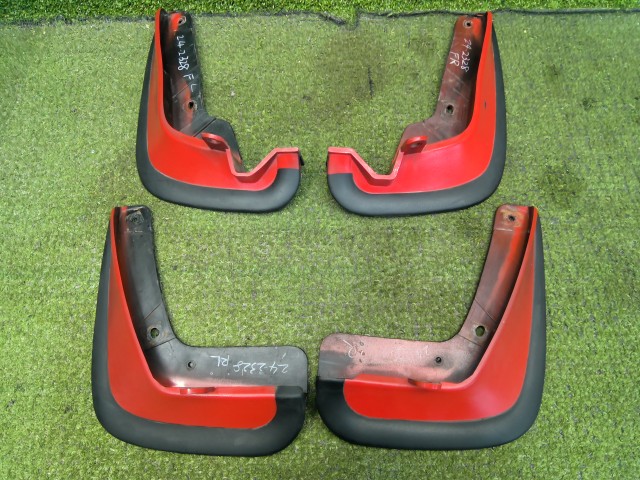 【中古】中古部品 マーチ K11 ﾏｯﾄﾞｶﾞｰﾄﾞ(ｾｯﾄ) 【3330200100-242328000017470】