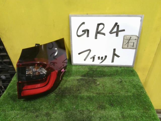 【中古】中古部品 フィット GR4 右ﾃｰﾙﾗﾝﾌﾟ 【3331010600-251113000115500】