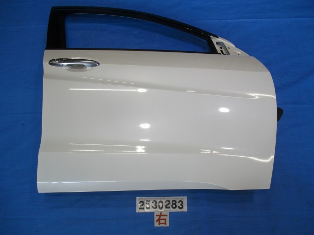 【中古】中古部品 ヴェゼル RU4 右ﾌﾛﾝﾄﾄﾞｱ 【3310040100-000253028313100】 56,650円