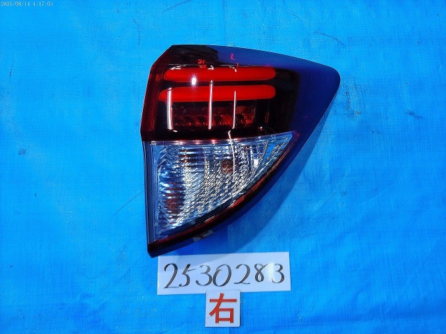 【中古】中古部品 ヴェゼル RU4 右ﾃｰﾙﾗﾝﾌﾟ 【3310040100-000253028315500】