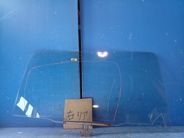 【中古】中古部品 サンバー TV1 右ﾘｱﾄﾞｱｶﾞﾗｽ 【3310050100-250911000413330】