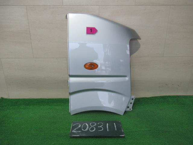 【中古】中古部品 スクラム DG64V 右ﾌﾛﾝﾄﾌｪﾝﾀﾞｰ 【3310120100-251029000310600】