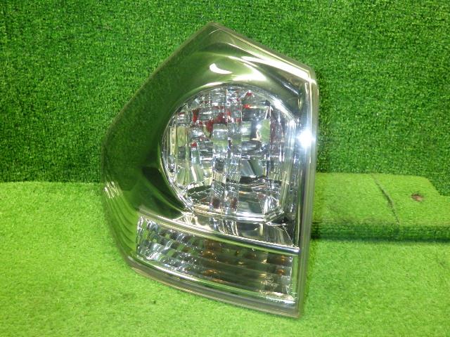 【中古】中古部品 ハリアー ACU30W 左ﾃｰﾙﾗﾝﾌﾟ 【3330250100-000000918015600】 15,923円
