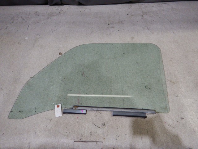 【中古】中古部品 サンバー TT1 左ﾌﾛﾝﾄﾄﾞｱｶﾞﾗｽ 【3330810100-251203000413230】