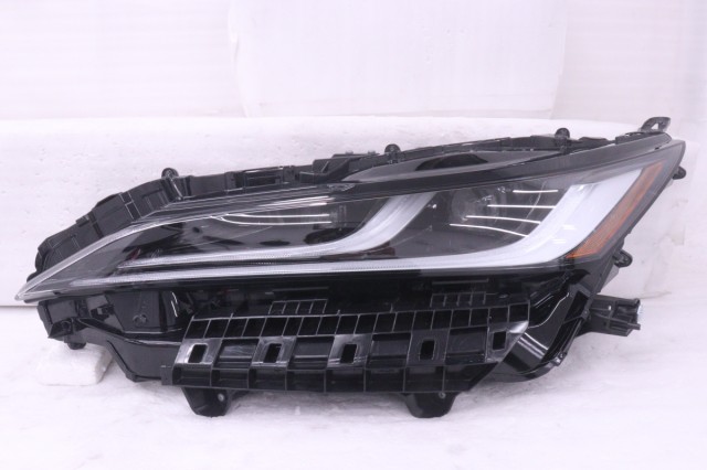 【中古】中古部品 ハリアー MXUA80 左ﾍｯﾄﾞﾗﾝﾌﾟ 【3260520000-251204501510900】