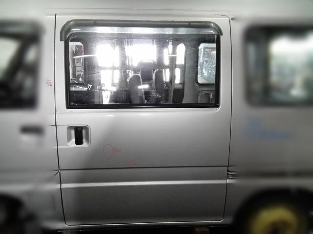 【中古】中古部品 サンバー TV1 左ﾘｱﾄﾞｱ 【3310050100-250802000113400】