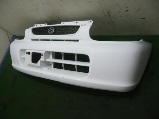C5/ HA25S/HA35Sアルト純正フロントバンパー71711-64L1 アルト 前期(HA25S HA35S) 純正 破損無 取付OK