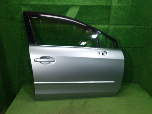 【中古】中古部品 レヴォーグ VM4 右ﾌﾛﾝﾄﾄﾞｱ 【3330420100-251126000113100】 14,964円