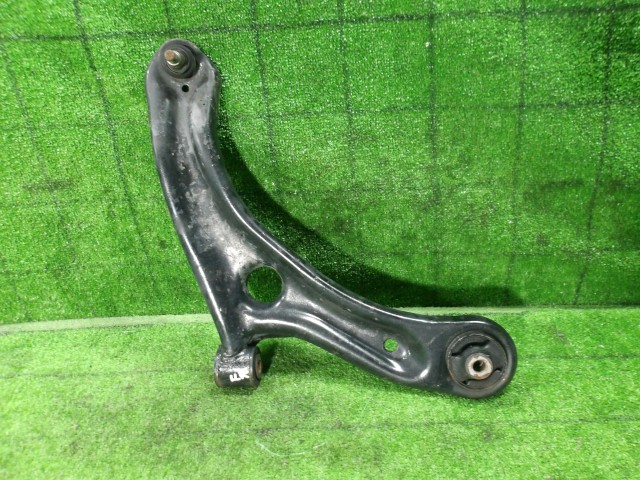【中古】中古部品 シャトル GP8 右ﾌﾛﾝﾄﾛｱｱｰﾑ 【3330420100-251126000251720】