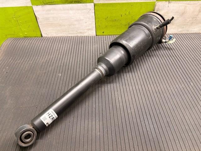 【中古】中古部品 レクサス LS UVF45 右ﾘｱｴｱｻｽ 【3330530100-000005474250320】