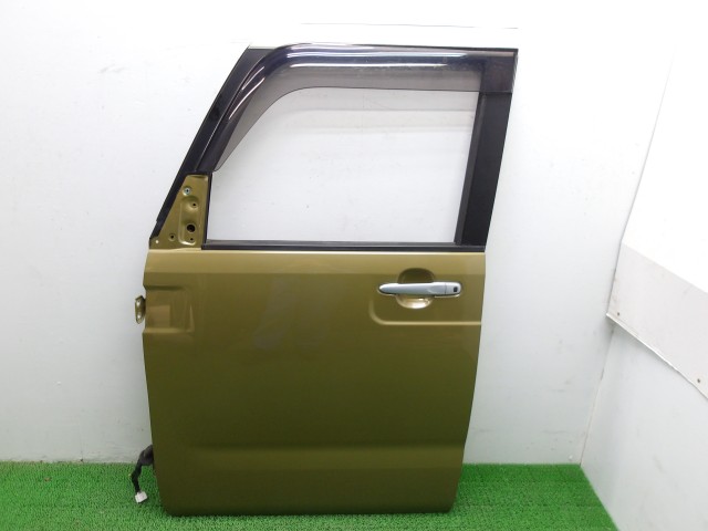 【中古】中古部品 ピクシスメガ LA700A 左ﾌﾛﾝﾄﾄﾞｱ 【3310250100-000253047813200】
