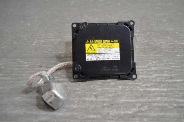 【中古】中古部品 トレジア NSP120X 右ヘッドランプ 【3310580000-251205000310800】|e-cleマート