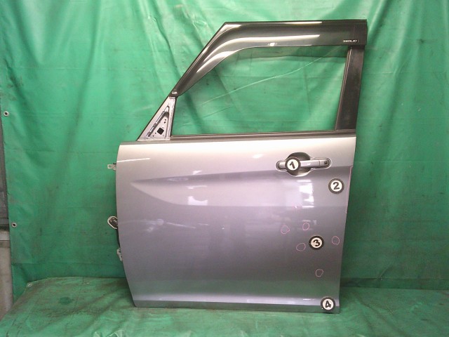 【中古】中古部品 ソリオ MA36S 左ﾌﾛﾝﾄﾄﾞｱ 【3330990500-251204000413200】