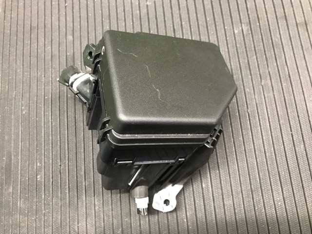 【中古】中古部品 ラパン HE33S ﾋｭｰｽﾞﾎﾞｯｸｽ 【3330530100-000005481167801】