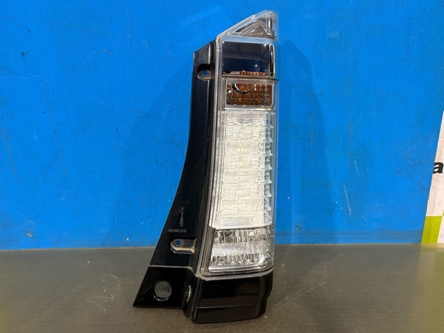 【中古】中古部品 Ｎ－ＢＯＸ ＋ JF1 右ﾃｰﾙﾗﾝﾌﾟ 【3330530100-000005470115500】