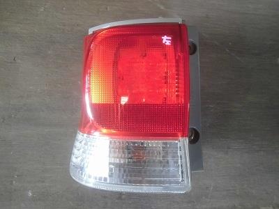 【中古】中古部品 タント L375S 左ﾃｰﾙﾗﾝﾌﾟ 【3340180100-220127000115600】