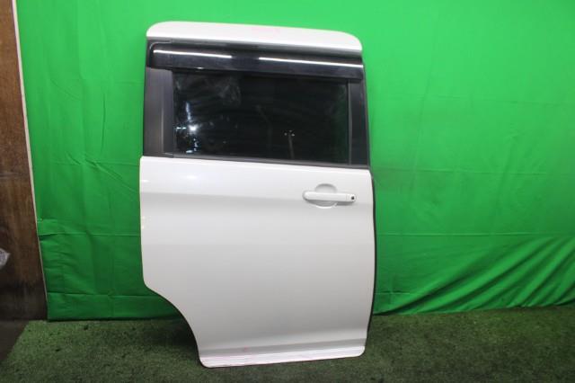 【中古】中古部品 ソリオ MA36S 左ﾘｱﾄﾞｱ 【3330950100-000054250513400】