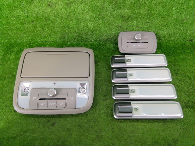 【中古】中古部品 ステップワゴン RP3 ﾙｰﾑﾗﾝﾌﾟ 【3330990100-251105000568200】