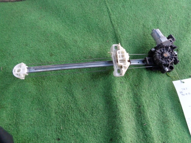 【中古】中古部品 Ｎ－ＯＮＥ JG2 右ﾘｱﾄﾞｱﾚｷﾞｭﾚｰﾀ･ﾓｰﾀｰ 【3340030100-200279600013321】 4,780円