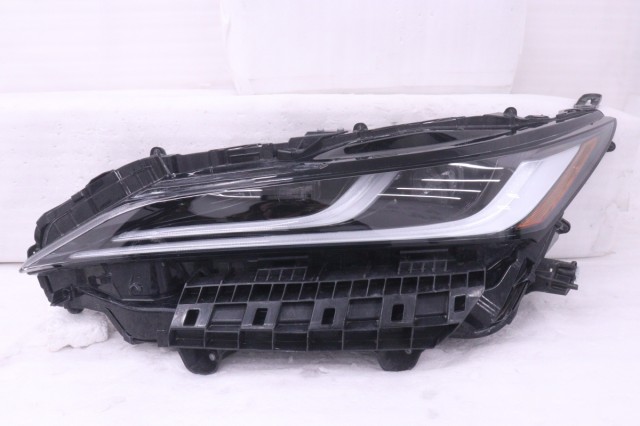 【中古】中古部品 ハリアー MXUA80 左ﾍｯﾄﾞﾗﾝﾌﾟ 【3260520000-251208500410900】