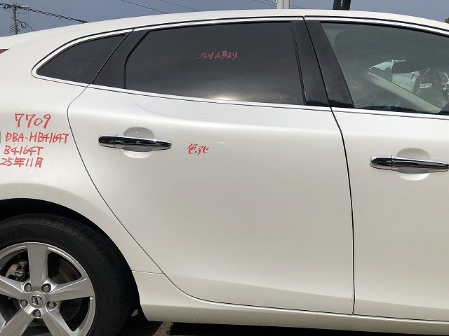 【中古】中古部品 ボルボ 40シリーズ MB4164T 右ﾘｱﾄﾞｱ 【3310070100-0000Y0770913300】