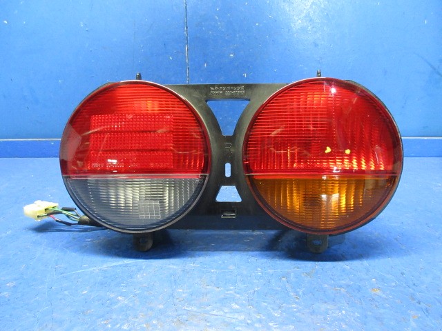 【中古】中古部品 クリッパー U71V 右ﾃｰﾙﾗﾝﾌﾟ 【3310270100-000015131115500】