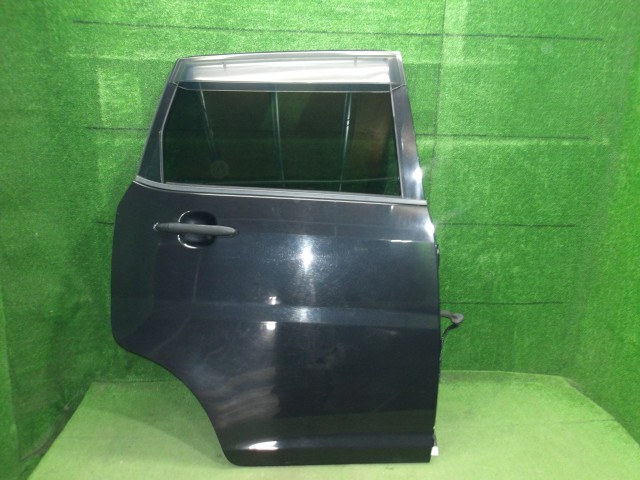 【中古】中古部品 ムーヴ L185S 右ﾘｱﾄﾞｱ 【3330420100-251203000213300】