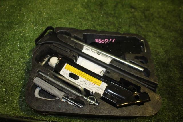 【中古】中古部品 BMW ミニ MF16S 車載工具 【3330950100-000055071177700】