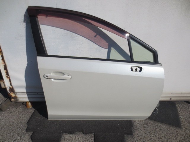 【中古】中古部品 インプレッサ GP2 右ﾌﾛﾝﾄﾄﾞｱ 【3340240100-202500009813100】