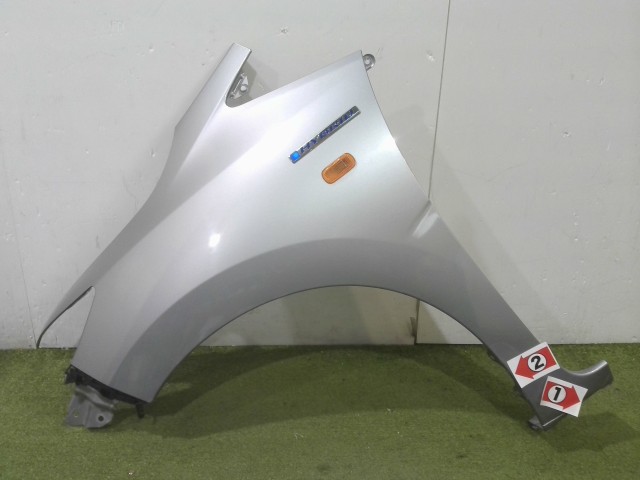 【中古】中古部品 フィット GP5 左フロントフェンダー 【3310090100-202509075910700】