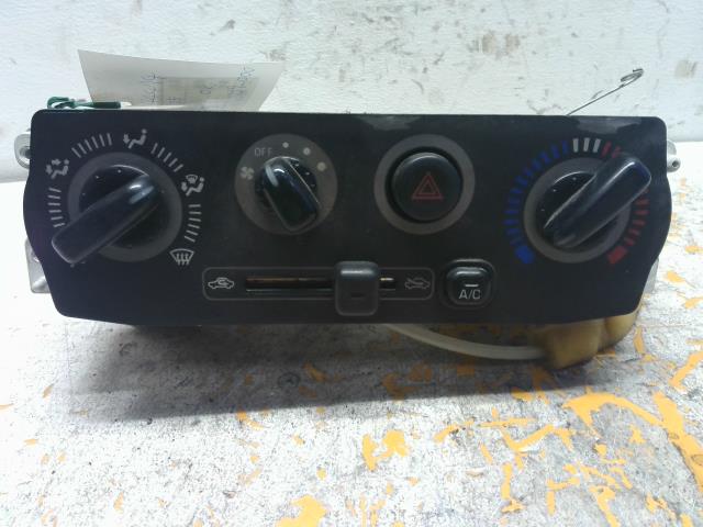 【中古】中古部品 ムーヴ L900S A/Cｽｲｯﾁﾊﾟﾈﾙ 【3310160100-000004447460900】