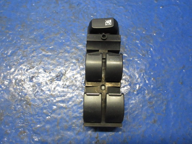 【中古】中古部品 ワゴンＲ MH21S ﾊﾟﾜｰｳｲﾝﾄﾞｳｽｲｯﾁ 【3310270100-000015136461900】