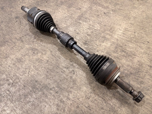 【中古】中古部品 シエンタ NSP172G 左ﾌﾛﾝﾄﾄﾞﾗｲﾌﾞｼｬﾌﾄ 【3330530100-000005476942200】
