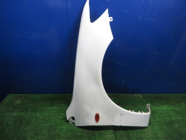 【中古】中古部品 ランサーセディア CS2A 右ﾌﾛﾝﾄﾌｪﾝﾀﾞｰ 【3310270100-000015129910600】