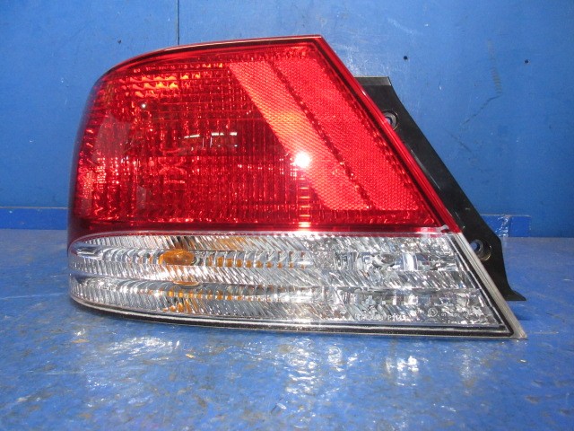 【中古】中古部品 ランサーセディア CS2A 左ﾃｰﾙﾗﾝﾌﾟ 【3310270100-000015129915600】