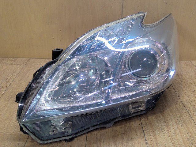 【中古】中古部品 プリウス ZVW30 左ﾍｯﾄﾞﾗﾝﾌﾟ 【3310390100-251208000110900】