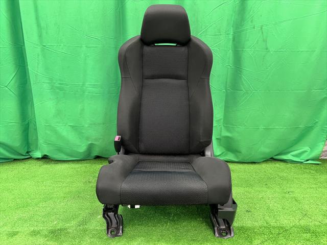 【中古】中古部品 フェアレディZ HZ33 ｱｼｽﾀﾝﾄｼｰﾄ 【3330240100-002025635270600】