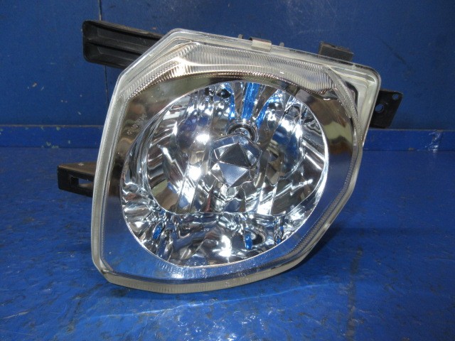 【中古】中古部品 ステージア WHC34 左ﾌｫｸﾞﾗﾝﾌﾟ 【3310270100-000015095310950】