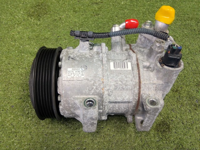 【中古】中古部品 ハリアー ZSU60W A/Cコンプレッサー 【3330200100-242895000060700】