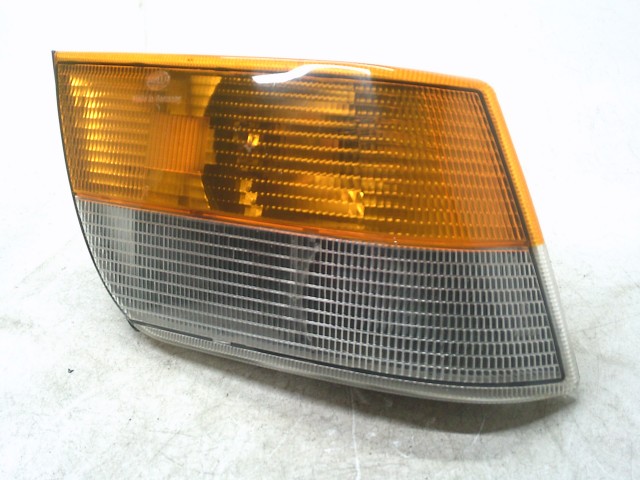 【中古】中古部品 サーブ 900 AB20S 右ｸﾘｱﾗﾝｽﾗﾝﾌﾟ 【3330990500-251212000311000】