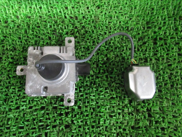 【中古】中古部品 アウトランダー GG2W 右ﾍｯﾄﾞﾗﾝﾌﾟ 【3330540100-250910000510800】