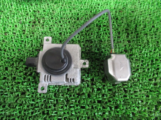 【中古】中古部品 アウトランダー GG2W 左ﾍｯﾄﾞﾗﾝﾌﾟ 【3330540100-250910000510900】