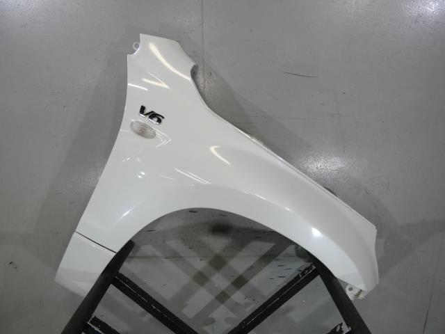 中古】中古部品 エスクード TD94W 右ﾌﾛﾝﾄﾌｪﾝﾀﾞｰ 【3260250000