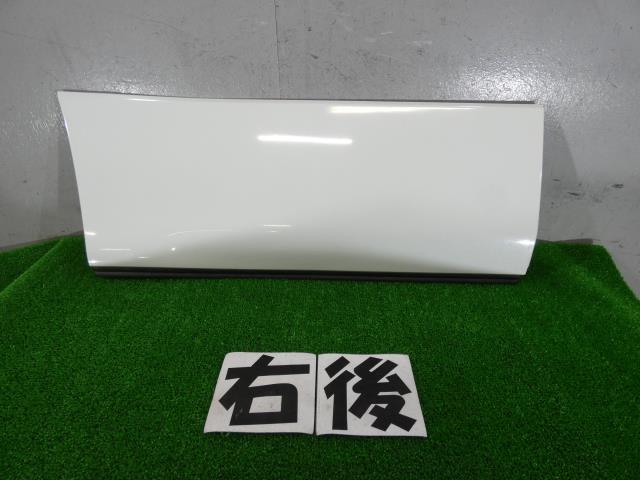 【中古】中古部品 エスクード TD94W 右ﾘｱﾄﾞｱﾌﾟﾛﾃｸﾀｰ 【3260250000-000025183713360】
