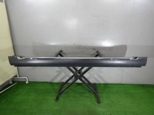 【中古】中古部品 アウトランダー CW5W 右サイドステップ 【3260250000-000025182213700】|e-cleマート