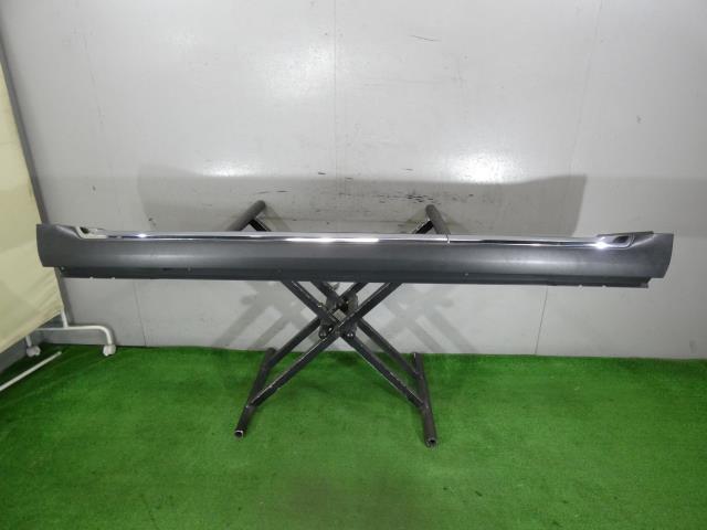 【中古】中古部品 アウトランダー CW5W 左サイドステップ 【3260250000-000025182213800】|e-cleマート