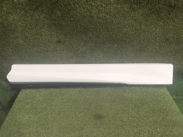 【中古】中古部品 レクサス RX TALA10 右ｻｲﾄﾞｽﾃｯﾌﾟ 【3260300000-251215000213700】