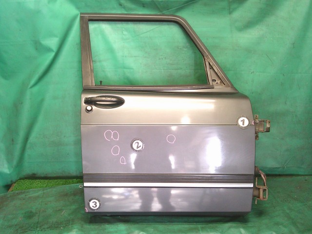 【中古】中古部品 サーブ 900 AB20S 右ﾌﾛﾝﾄﾄﾞｱ 【3330990500-251212000313100】