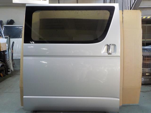 【中古】中古部品 ハイエース KDH205V 右リアドア 【3260200000-251211000313300】|e-cleマート
